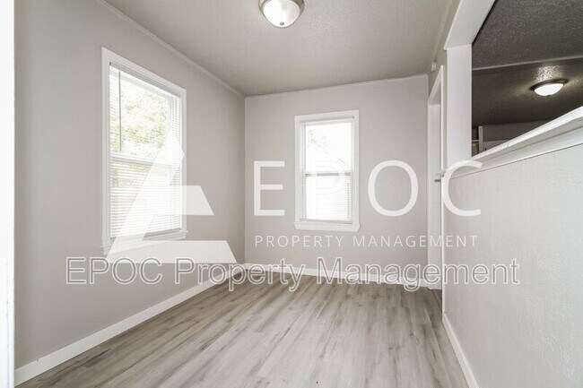 Foto del edificio - 317 East Jacobs Dr