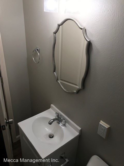 Foto del edificio - 223-225 Edgewood Dr