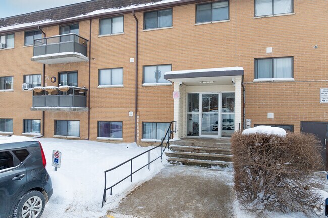 Photo du bâtiment - 130, 140, 150 Christopher Drive