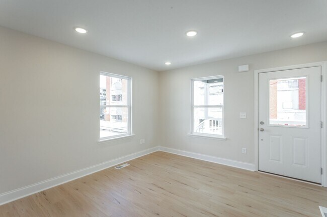 Foto del edificio - Brand-New 2 Bedroom Home in Chattanooga with Modern Finishes