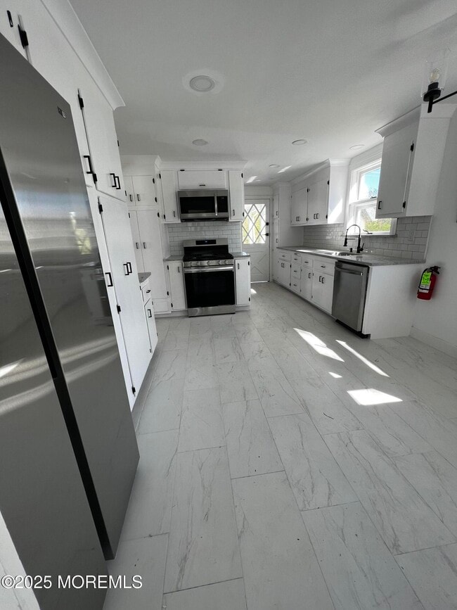 Building Photo - 205 Locust Ave