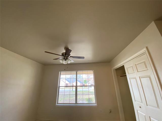 Building Photo - 3241 Lexington Dr