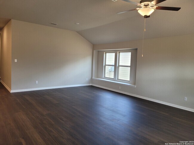 Foto del edificio - 1108 RIVER WOOD