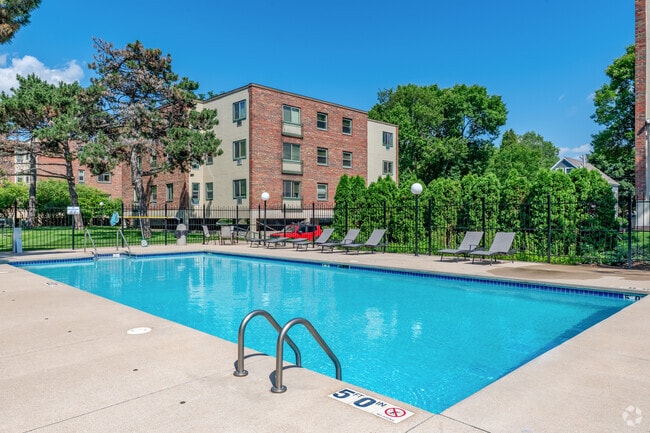 Pool - Parkview Apartments