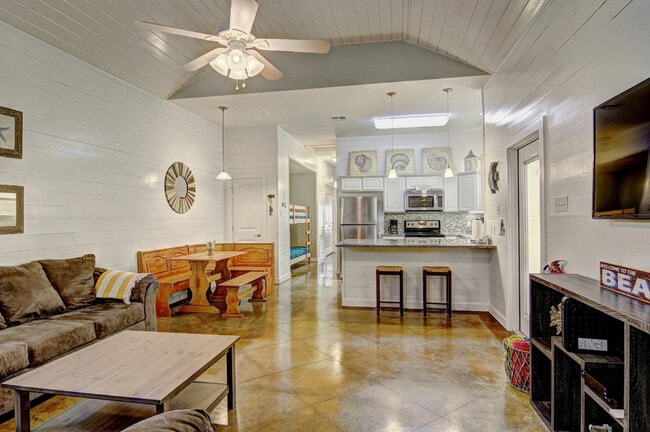 Building Photo - 2212 TX-361