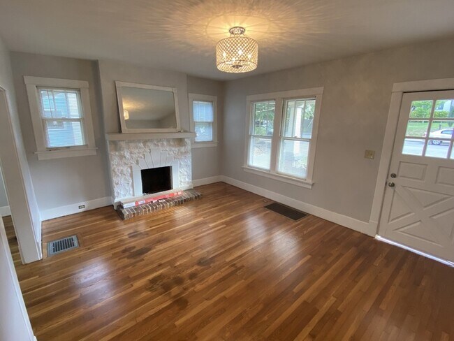 Foto del edificio - 807 Setliff Pl