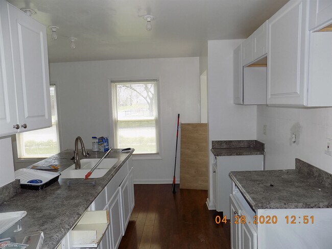 Building Photo - 4 br, 1 bath House - 433 Navahoe St