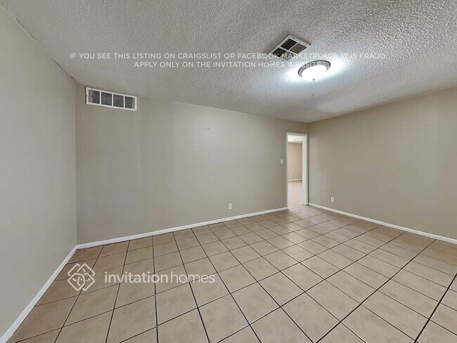 Foto del edificio - 3409 W Poinsettia Dr