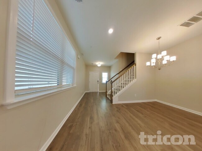 Foto del edificio - 195 Chapelcrest Ln