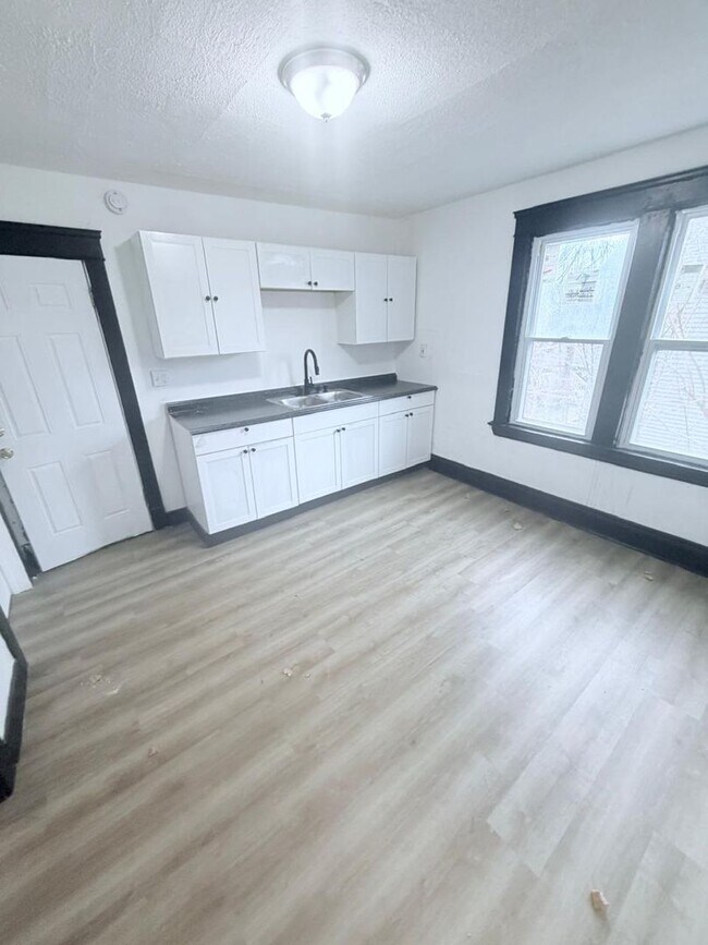 Foto del edificio - 2791 E 127th St
