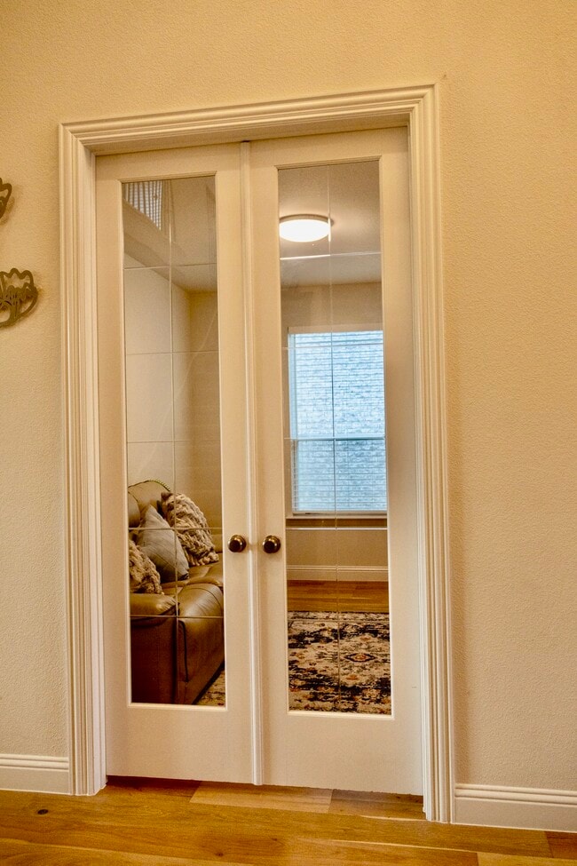 Foto del edificio - 1725 Friendship Ln