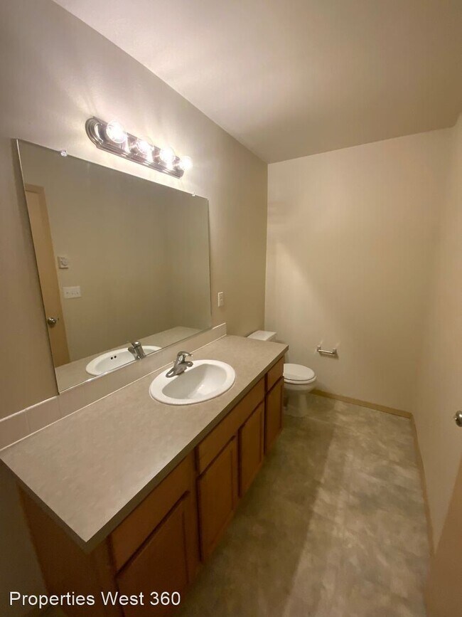 Building Photo - 3 br, 3 bath House - 4424 NE Nicholson Loop