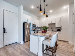 Building Photo - Railyard