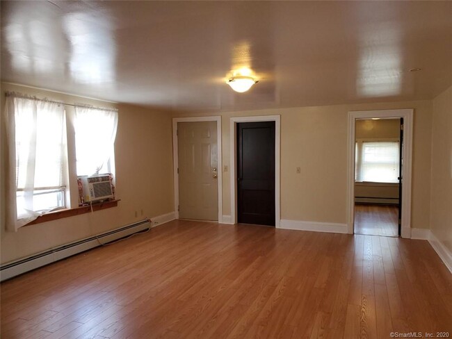 Building Photo - 105 Maplewood Ave