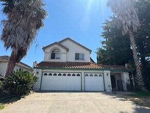 Building Photo - 5017 Toyon Way