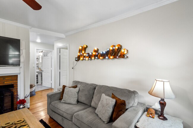 Foto del edificio - 1208 Currey Rd