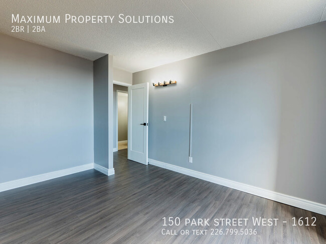 Building Photo - Pristine Condo Unit 2 bed/1.5 Bath