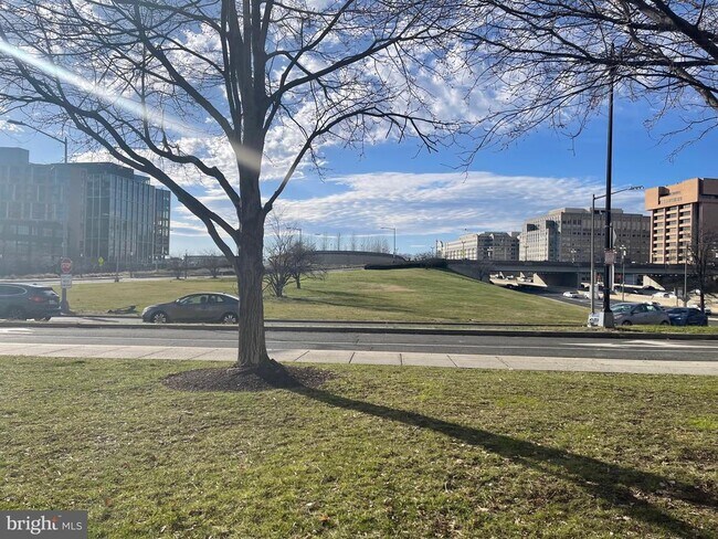 Foto del edificio - 680 9th St SW