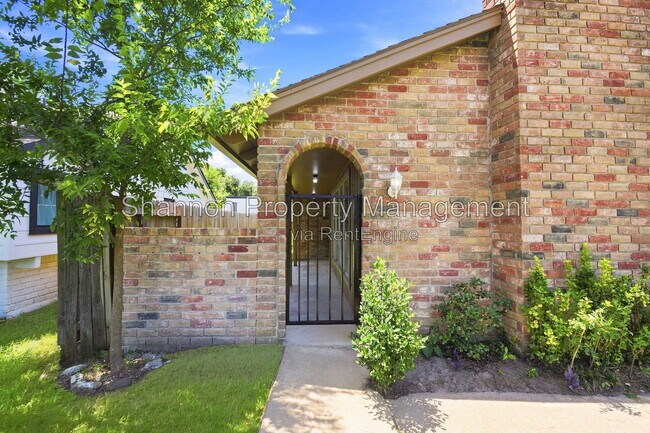 Foto del edificio - 6215 Autumn Arbor Dr