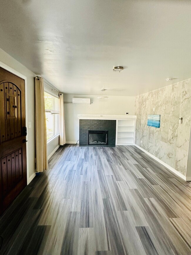 Foto del edificio - 12350 11th Ave NE