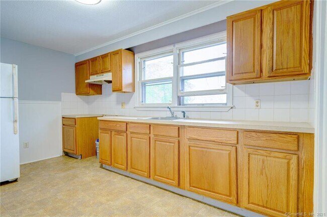 Foto del edificio - 1091 S Main St