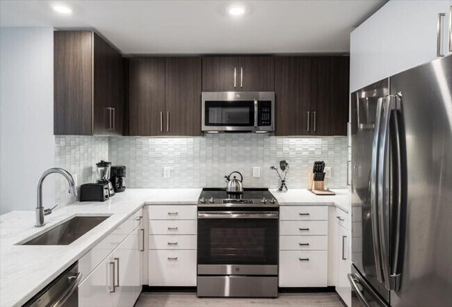 Foto del edificio - 4836 Rugby Ave