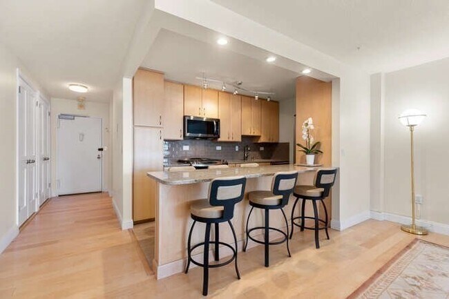 Foto del edificio - 2 Hawthorne Pl