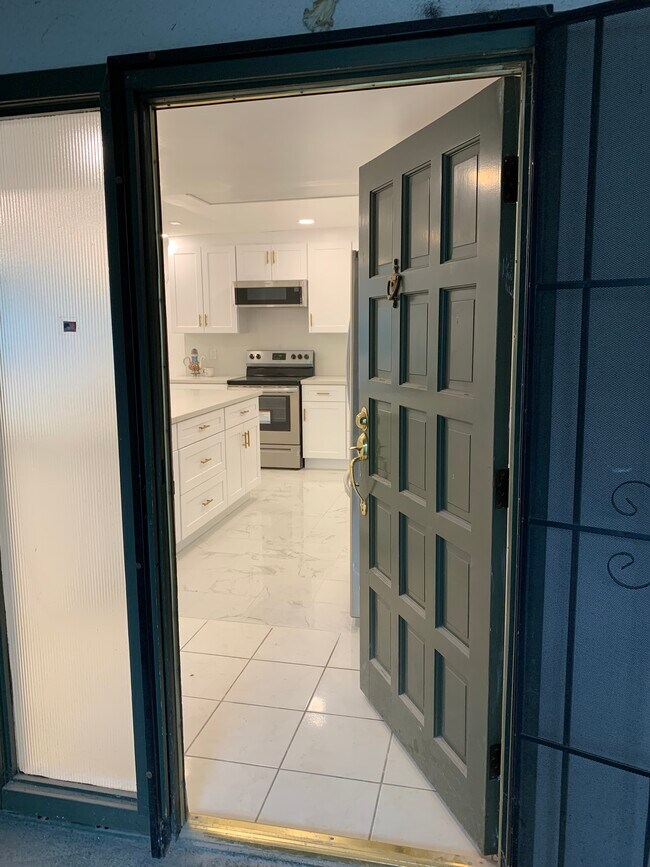 Foto del edificio - 5301 Balboa Blvd