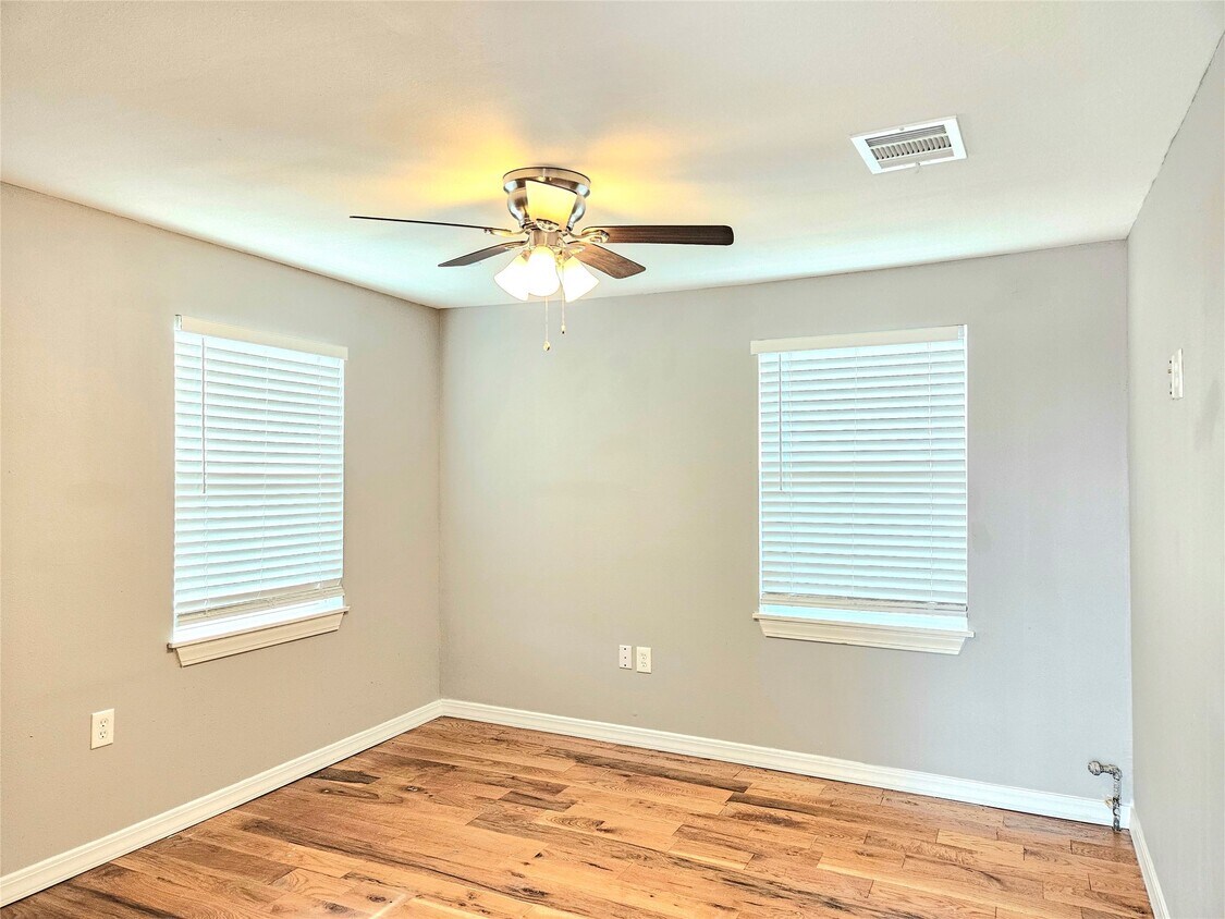 Building Photo - 4606 Warren Way