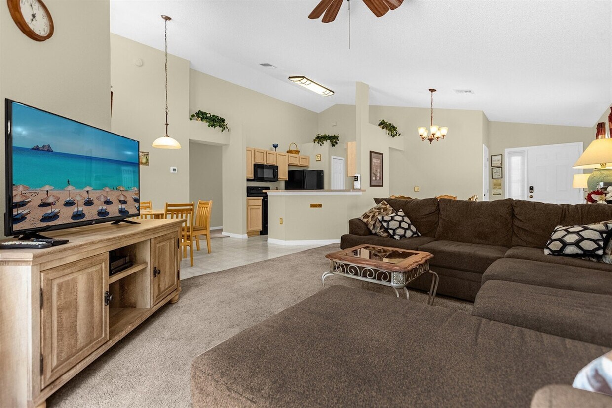 Foto principal - 1061 Lake Berkley Dr