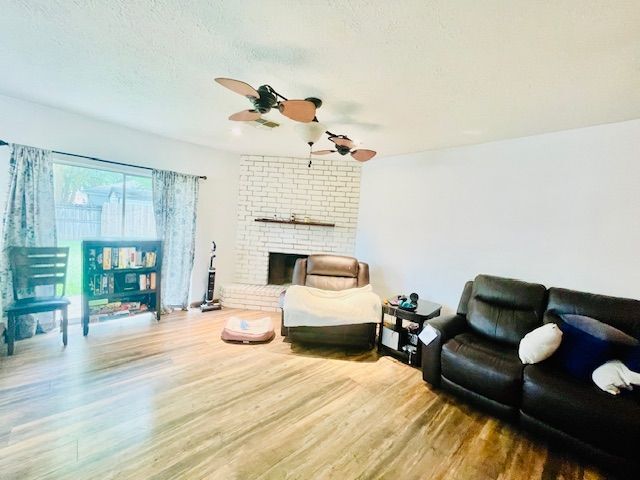 Foto del edificio - 2122 Clemson Dr