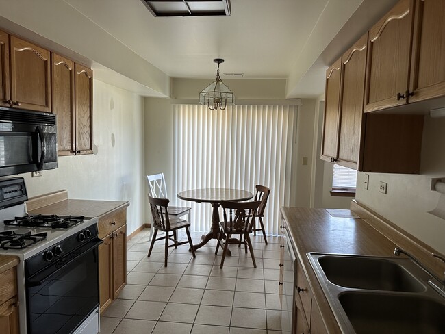 Building Photo - 1167 Greenwood Cir