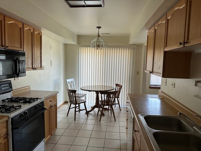 Foto del edificio - 1167 Greenwood Cir