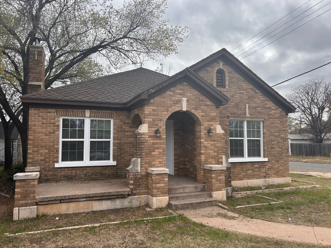 Foto principal - 3 bedroom 2 bathroom with a bonus room