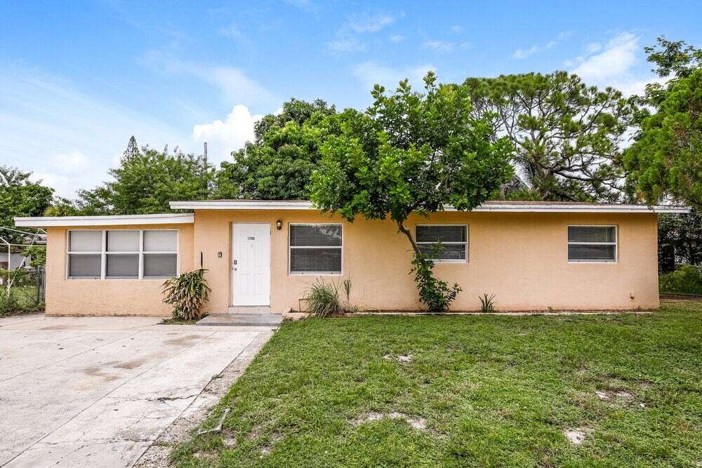 Foto principal - 1709 NW 16th Ct