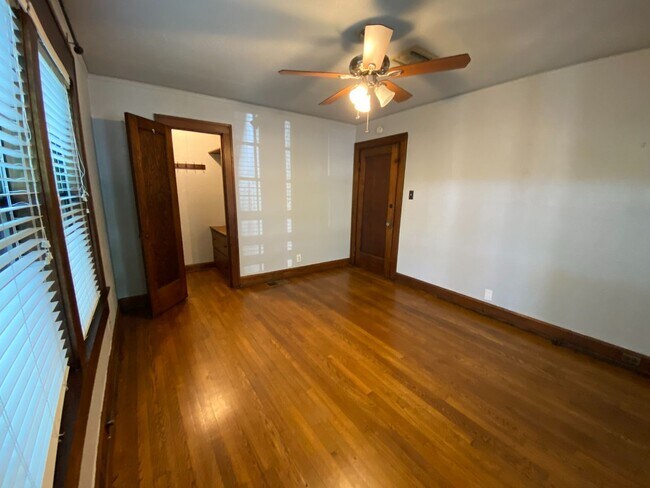 Building Photo - 2830 San Gabriel St