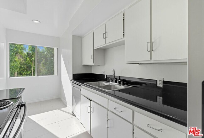 Foto del edificio - 1230 Princeton St