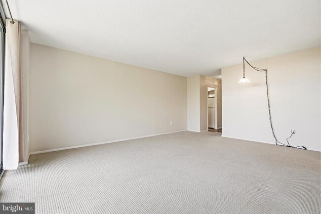 Foto del edificio - 2059 Huntington Ave