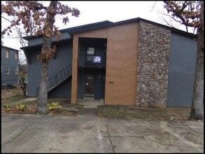 Building Photo - 1807 Sanford Dr