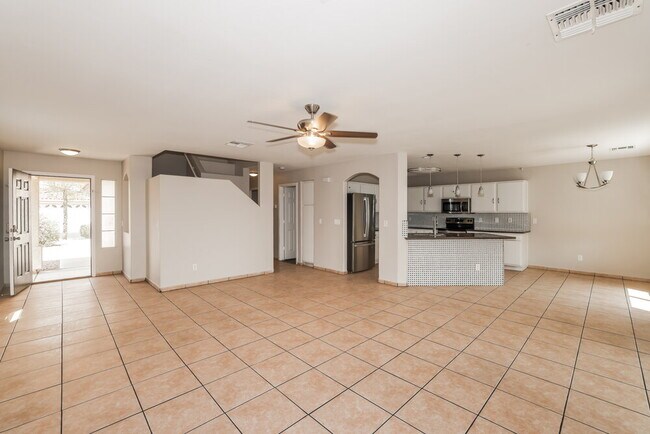 Foto del edificio - 22399 W Desert Bloom St