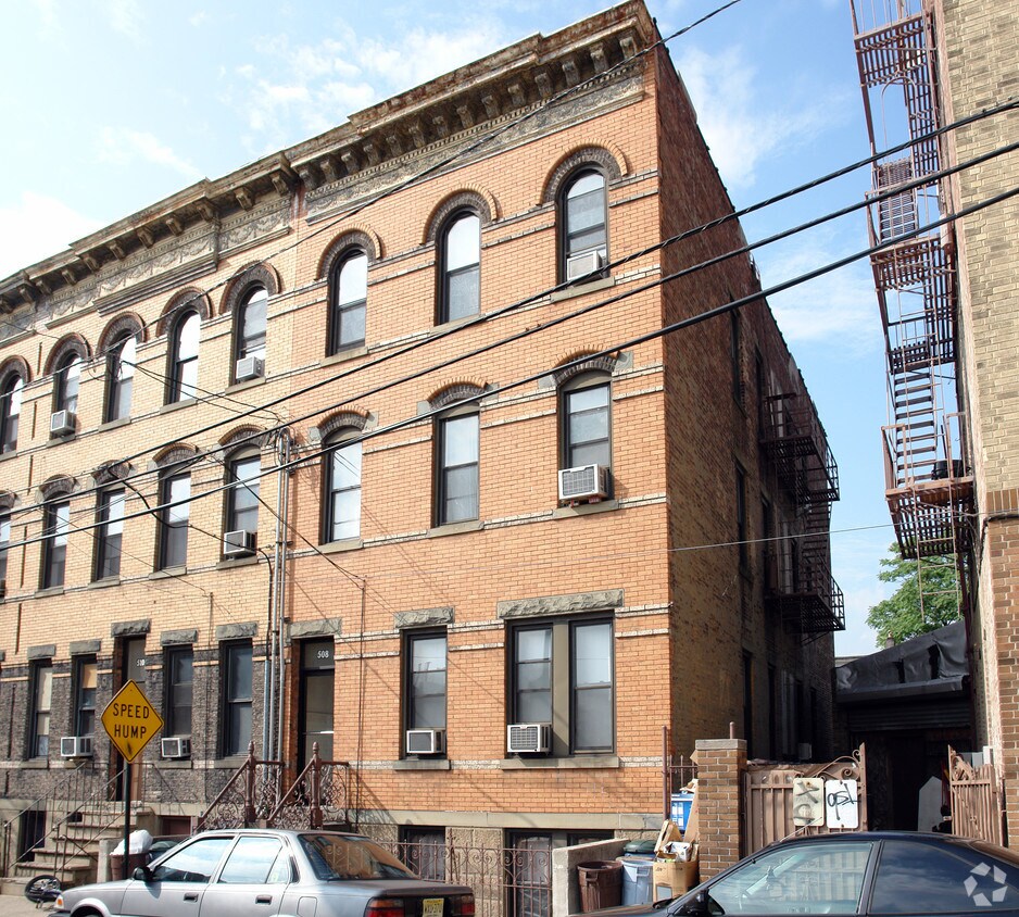 Primary Photo - 508 9th St