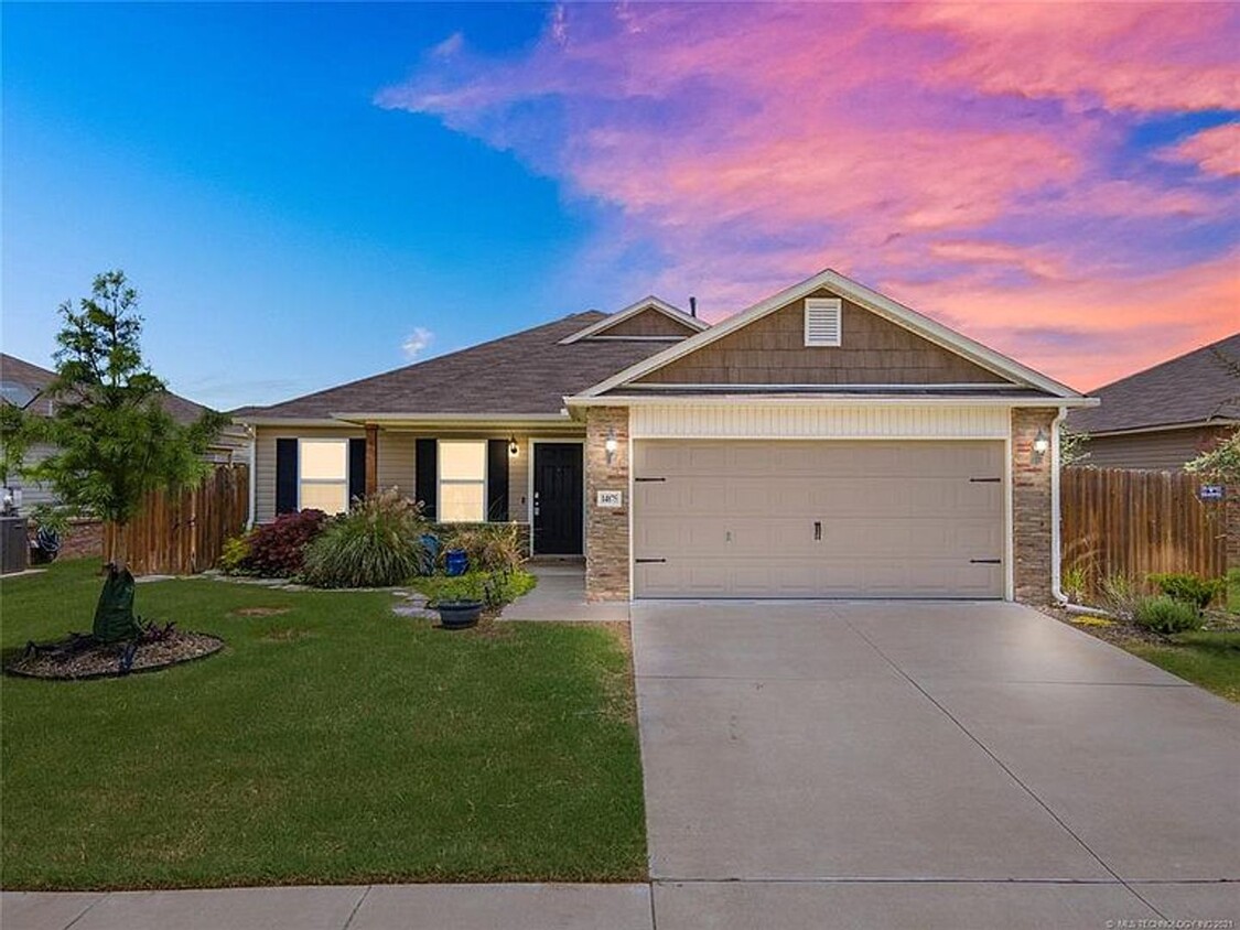 Foto principal - 3 Bed / 2 Bath in Bixby!