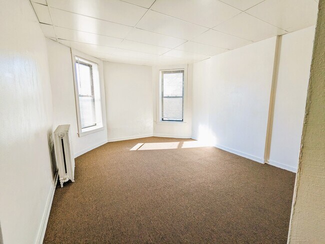 Building Photo - 6500 S Kimbark Ave