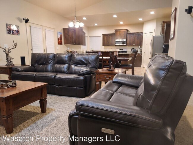 Building Photo - 6 br, 3.5 bath House - 939 E.  650 S.