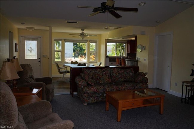 Foto del edificio - 7980 Barrancas Ave