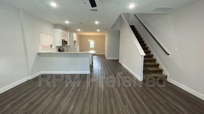 Foto del edificio - 6322 Eastwood St