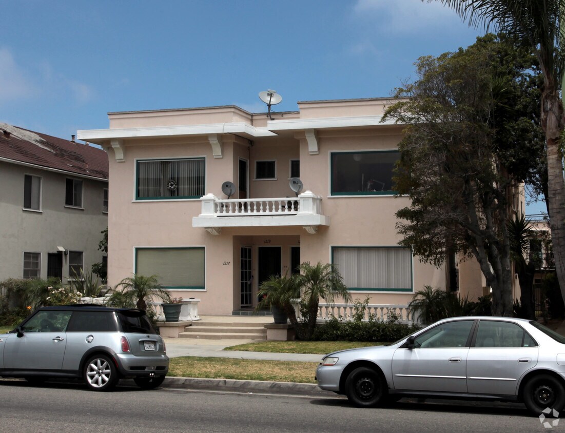 Building Photo - 1217--1223 E Ocean Blvd