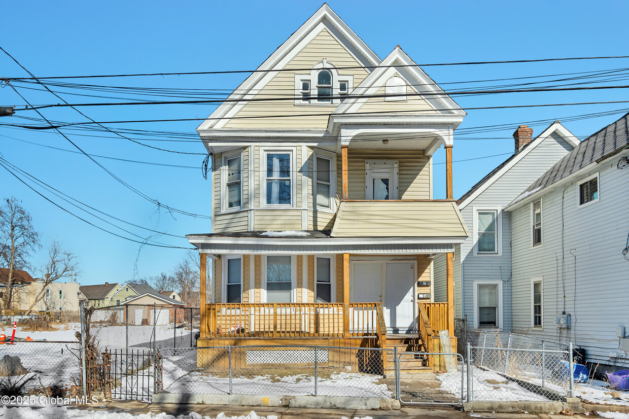 Foto principal - 827 Strong St