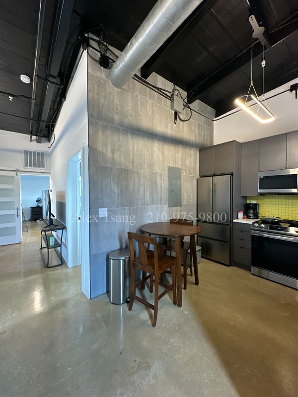 Building Photo - 811 Montana St