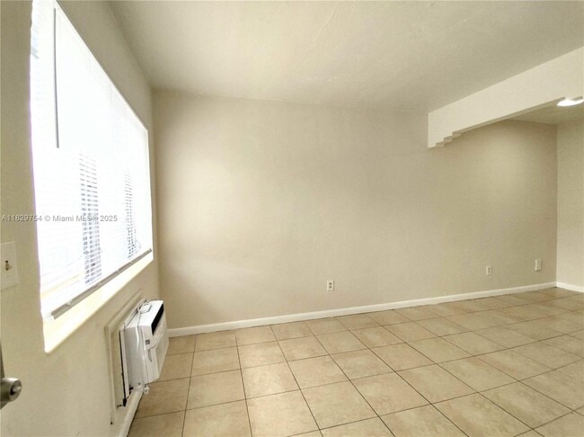 Building Photo - 1565 SW 6th St